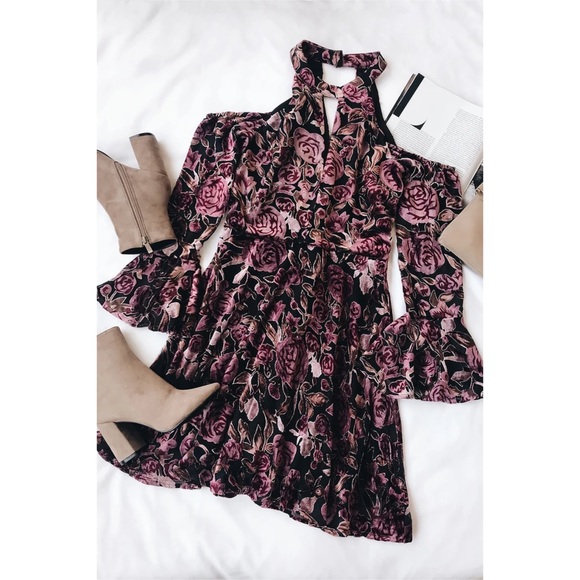 NWT Lulu’s Velvet Cold Shoulder Dress - Picture 2 of 10